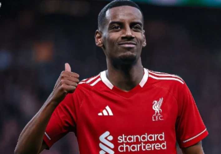 إيزاك لاعب نيوكاسيل قريب من الانتقال الي ليفربول في صفقة قياسية