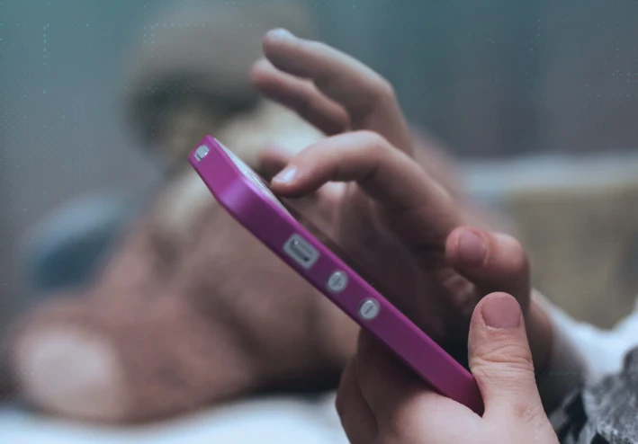 هل يتصرف الأطفال بشكل سيء على الإنترنت؟ إليك ما يمكن للآباء فعله