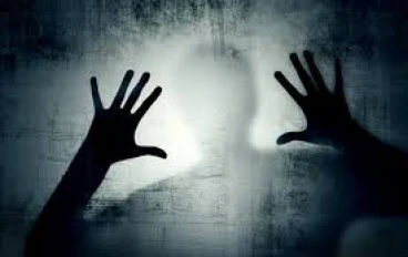 ظل في الممر (الجزء الاول)