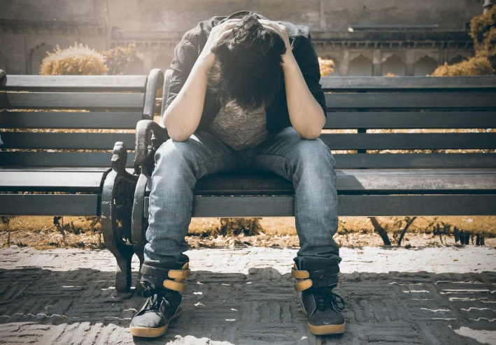 أهم ما تريد معرفته عن اكتئاب المراهقة