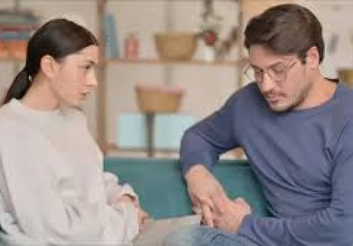 5 سلوكيات تكشف عن نقص الذكاء العاطفي