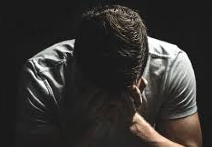 الشعور بالذنب: هل هو دليل للنمو أم فخ عاطفي؟