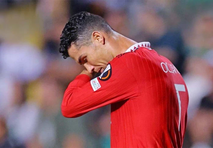 "رونالدو البرتغالي " ورد ناري على تصريحات " واين روني " ضده