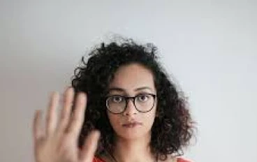 كيف تقول الأشياء بوضوح دون إيذاء الآخرين ؟ 