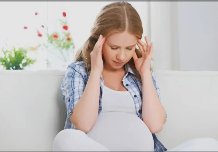 من الحمل إلى الرضاعة: الاضطرابات النفسية التي قد تواجه الام