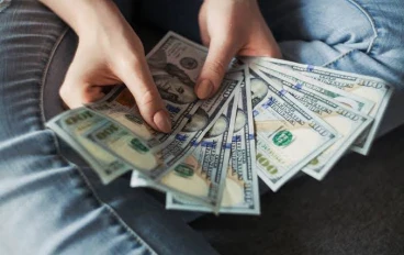 السر النفسي الممنوع الذي يستخدمه المحترفون للربح من الإنترنت… ولا أحد يريدك أن تعرفه.