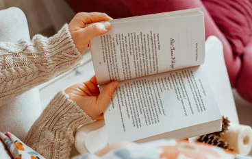 القراءة غذاء للعقل والروح: كيف تطور نفسك من خلالها