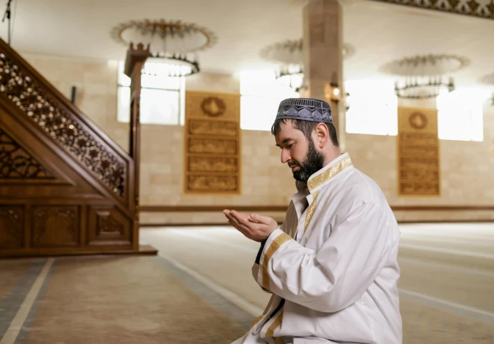 أثر الذكر في علاج القلق والاضطراب النفسي