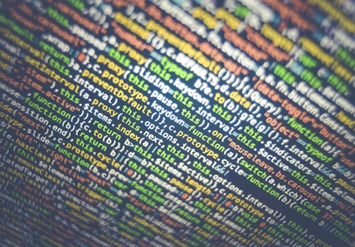 نظم معالجة العمليات والتقارير: الركيزة الأساسية للإدارة الحديثة والتحول الرقمي