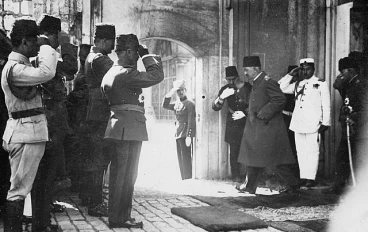 الدولة العثمانية وانهيارها: أسباب السقوط وتداعياته