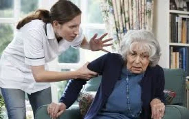 العنف الأسري وإساءة معاملة المسنين