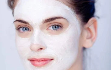 ٦ خلطات طبيعية للتفتيح البشرة 