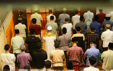 أثر الصلاة على طمأنينة النفس.. ملاذ الروح من هموم الحياة