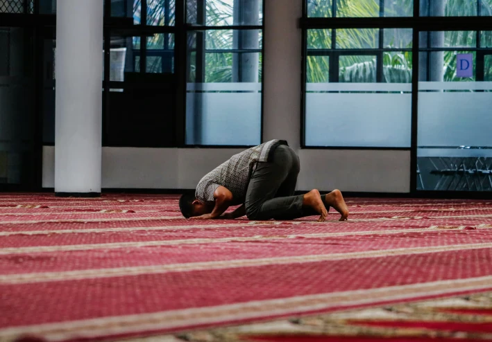 أسرار الصلاة في علاج التوتر والقلق