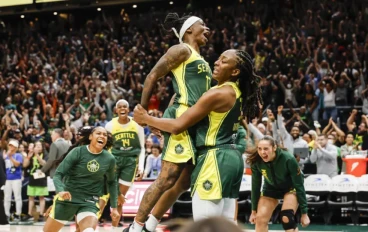 Storm clinch playoff berth with comeback win over Valkyries