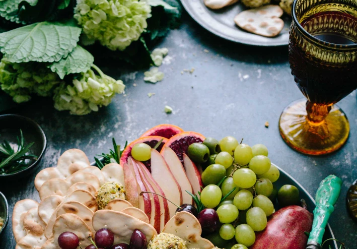 ماذا تعرف عن الغذاء والتغذية ؟ What do you know about food and nutrition?