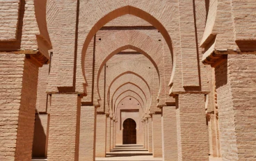 قيم الأخلاق وبناء الأمة الإسلامية