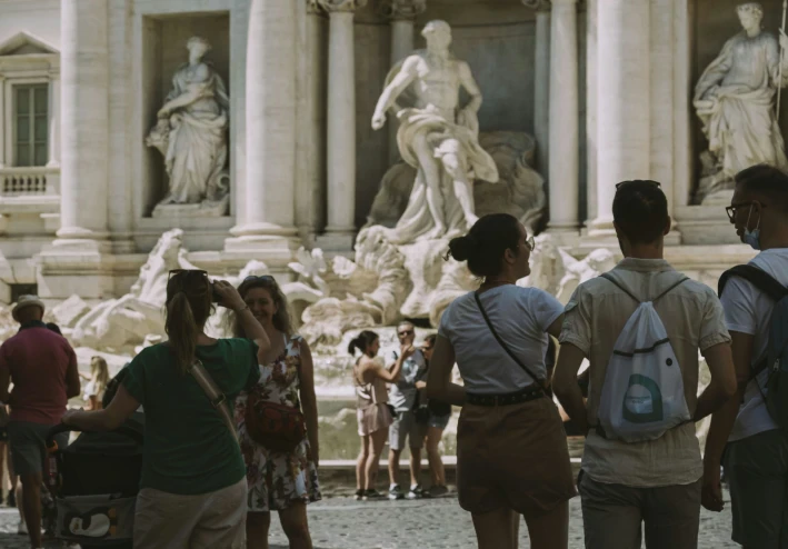 “#مصر_بتستنى السائحين: كيف يجذب هاشتاج EgyptIsCalling الزوار والتأثير على الاقتصاد المصري”