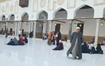 الأزهر بين الخوذة والعمامة