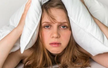 "الأرق وقلة النوم: الأسباب الخفية وطرق العلاج الطبيعية"