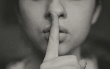 قوة الصمت: كيف يمنحك الهدوء طاقة داخلية؟ 
