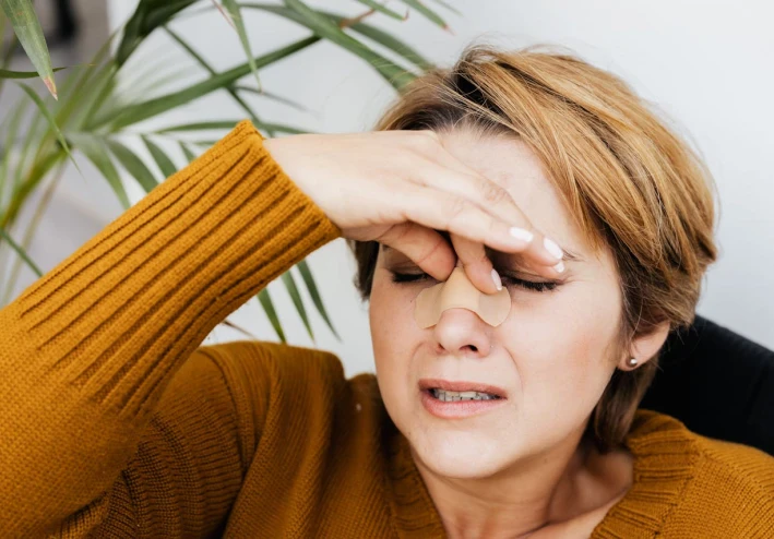 علاج الصداع: طرق طبيعية وطبية للتخلص من الألم