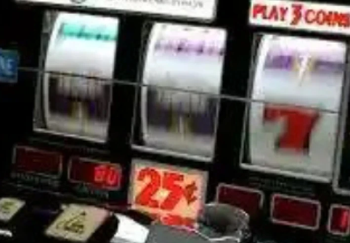 الآلة الشقيّة: سرّ ماكينة الحظ الأشهر في العالمSlot Machine