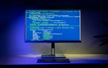 أجيال الحاسب الآلي: دراسة متكاملة للتعريف، الخصائص، الأنواع، ومراحل التطور الحاسمة.