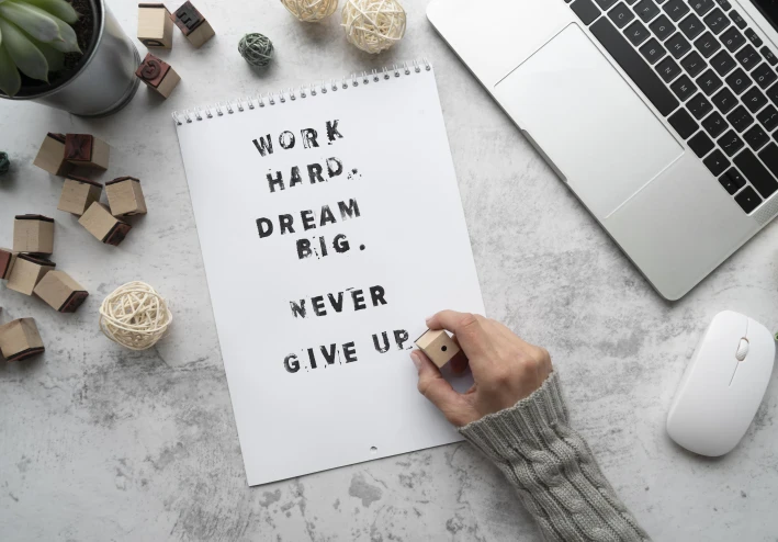 خطوات بسيطه لتطوير الذات وبناء الثقه بالنفس 