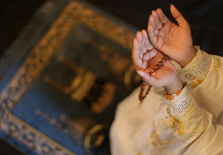 لماذا تهدأ القلوب في الدعاء؟ رحلة نحو السكينة بين يدي الله