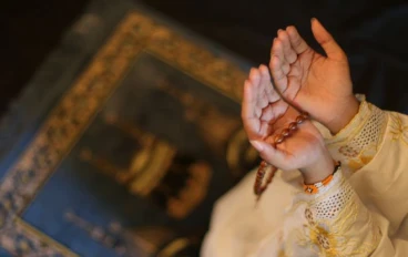 لماذا تهدأ القلوب في الدعاء؟ رحلة نحو السكينة بين يدي الله
