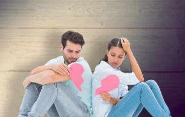 5 المواقف التي تبقي الحب بعيدا