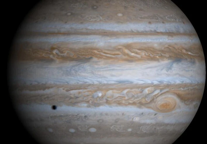 المشتري (Jupiter)  أكبر كواكب المجموعة الشمسية