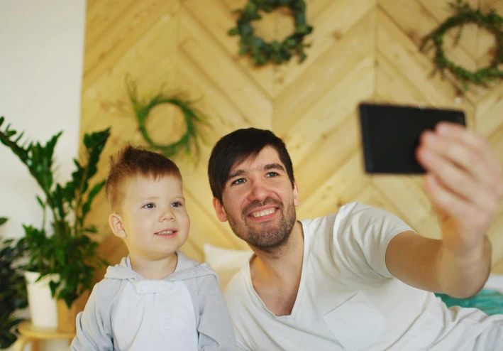 كيف تبني مصدر دخل من الصور التي تلتقطها بهاتفك فقط؟