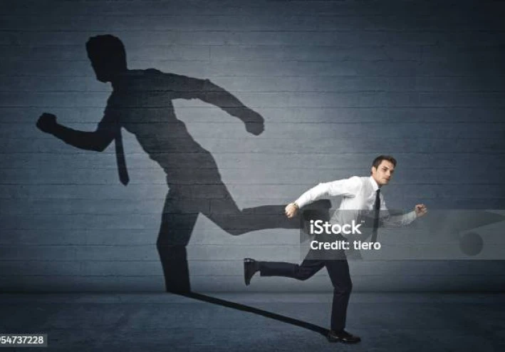 كيف تنجو من غرور شخص آخر دون التصفيق أو الجدال