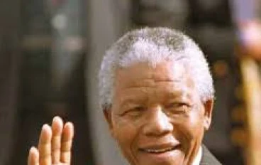 نيلسون مانديلا: من زنزانة السجن إلى رئاسة الأمة