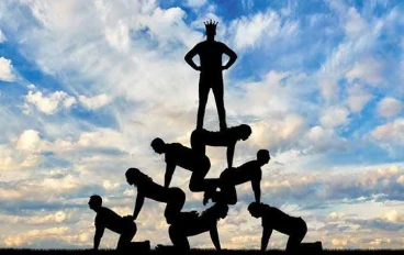 الشخصية النرجسي وتأثرها علي المجتمع