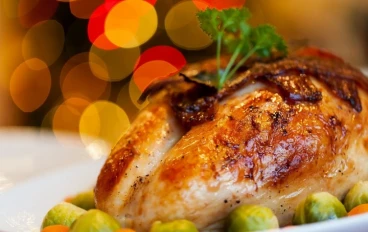 الدجاج بين الفوائد والأضرار: غذاء متكامل وسر الطاقة في المائدة اليومية