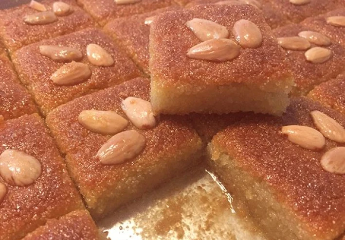 🍯 طريقة عمل البسبوسة المرملة زي المحلات وأحسن: السر في الطراوة والطعم الأصلي