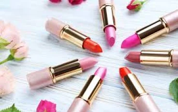 أنواع المكياج الصحي وأسراره   التي لا تعرفها النساء: الجمال الطبيعي بين الأمان والجاذبية