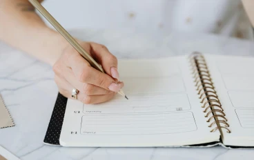 كيف تخطط لأسبوعك باحتراف وتنجز ضعف المهام؟ (بصياغة إسلامية عملية)