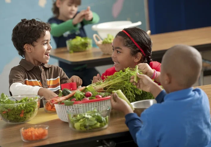 غذاء  صحي لطفلك في اليوم الدراسي