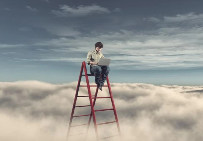 الطموح والضغوط: عندما يصبح السعي للنجاح سلاحًا ذا حدّين