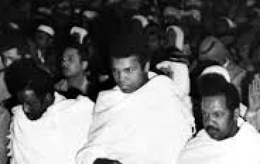 زار مكة المكرمة ثلاث مرات   أسرار ومحطات خفية في حياة محمد علي كلاي