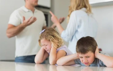 صراعات الوالدين أمام الأبناء: سؤال مؤلم وبحث عن إجابة