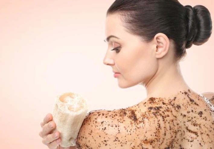 طرق أمنة لإزالة الجلد الميت في المنزل