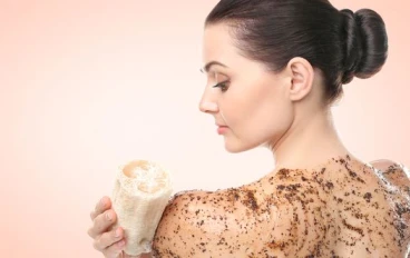 طرق أمنة لإزالة الجلد الميت في المنزل