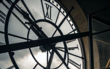 علاج إدمان تضييع الوقت – كيف تتغلب على أكبر عدو لنجاحك؟