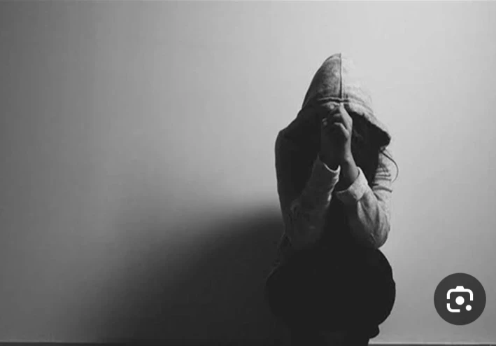 كيف تعرف أنك مصاب بالاكتئاب؟ أهم الأعراض النفسية والجسدية