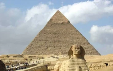 هرم خعفرع الأوسط وآثاره